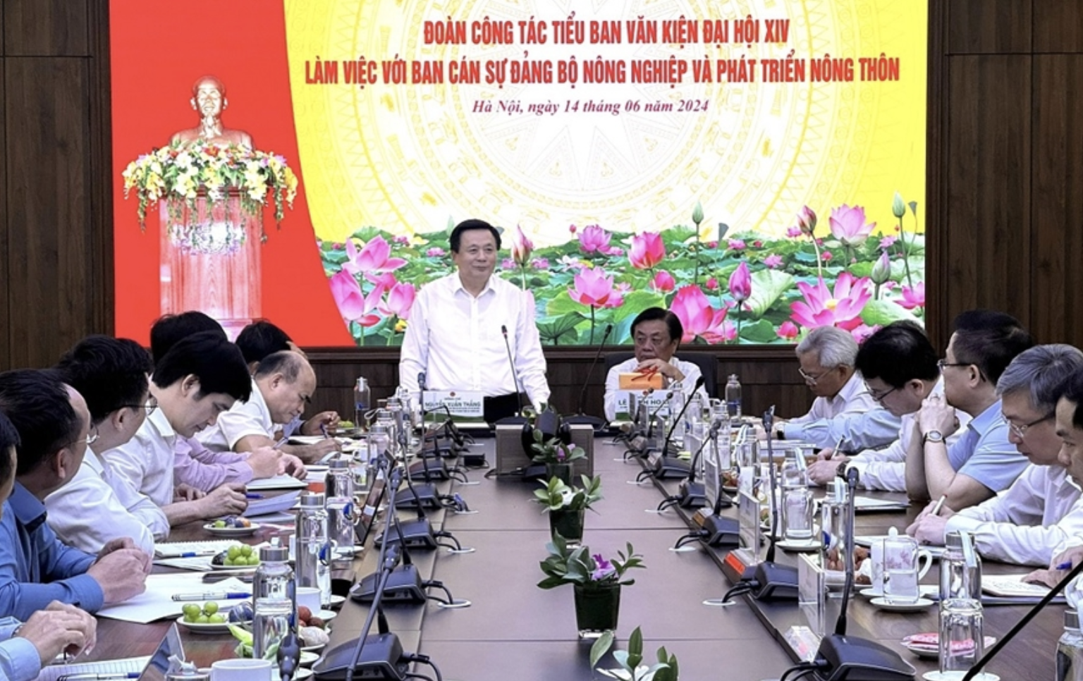 Đoàn Tiểu ban Văn kiện Đại hội XIV của Đảng làm việc với Bộ Nông nghiệp và Phát triển nông thôn